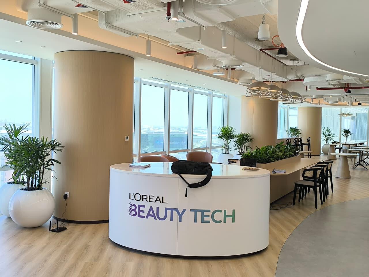 Commercial office reception and workspace fit-out by Mistry Interiors